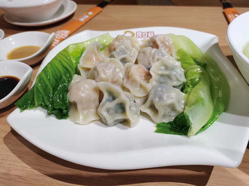 天氣冷了吃什么，來胃口福吃餃子，鮮香味十足，太好吃了