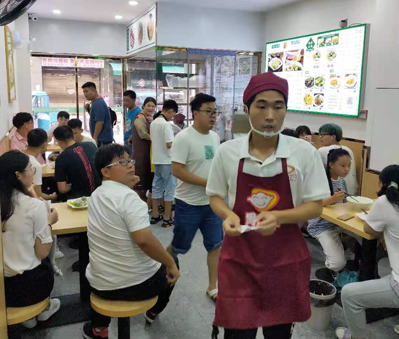 想開餃子云吞店是加盟好還是自己創(chuàng)立品牌好？